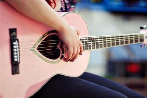 Cool And Stylish Profile Pictures For Facebook For Girls With Guitar