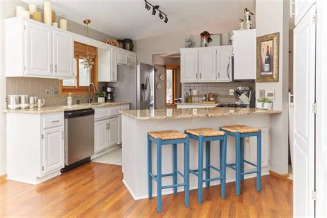 Maybe you would like to learn more about one of these? The Best Way to Paint Your Kitchen Cabinets ...