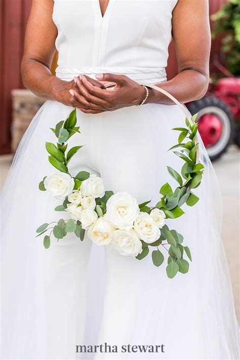 22 Petite Wedding Bouquets That Make A Big Statement Wedding Bouquets