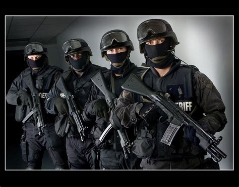 4 Unique Skills That All Swat Team Members Learn