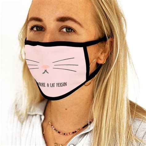 Mondkapjes zijn dan ook geen vervanging van de hygiënemaatregelen, afstand houden, drukte vermijden en thuisblijven bij klachten. Ontwerp je eigen mondkapje bij Bulbby - Lifestylelady.nl