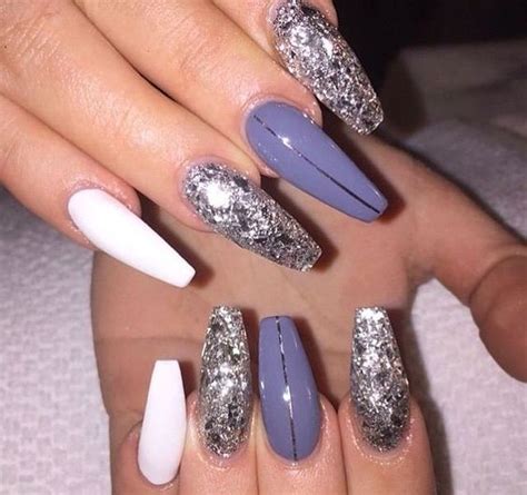 Acrylic nail paints are a mixture of liquid monomer and powder polymer. Sweet acrylic nails ideas for winter 32 - Fashion Best