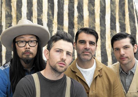 Avett Brothers just do what they do through divorce, sickness and babies - Chicago Tribune
