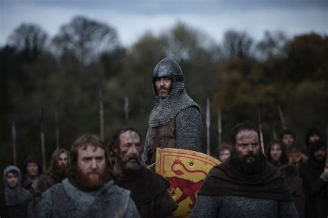Outlaw King Deleted Scene Reveals Chris Pine In An Action Filled Escape