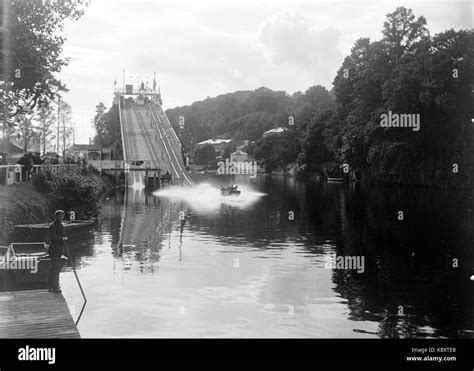 toboganes de agua construida en el río lee para el corcho de exposición fotografía de stock alamy