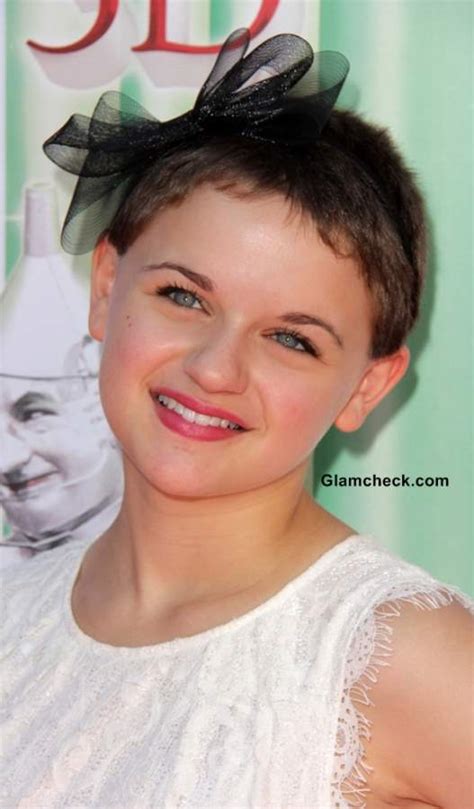 The Side Bow Hairstyle For Little Girls With Short Hair