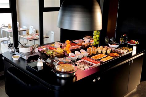 Prensa es uno de los servicios que ofrece el hotel. Restaurant - Hotel Campanile Chateau Thierry