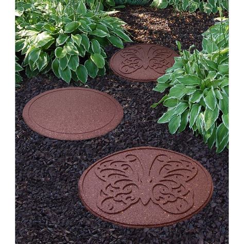 These gorgeously embossed stepping stones are deceptively simple to make and create the prettiest paths! Pin on Eco-Friendly Home Ideas