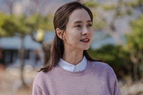 Song Ji Hyo Bicara Tentang Transformasi Dirinya Dalam Film Intruder