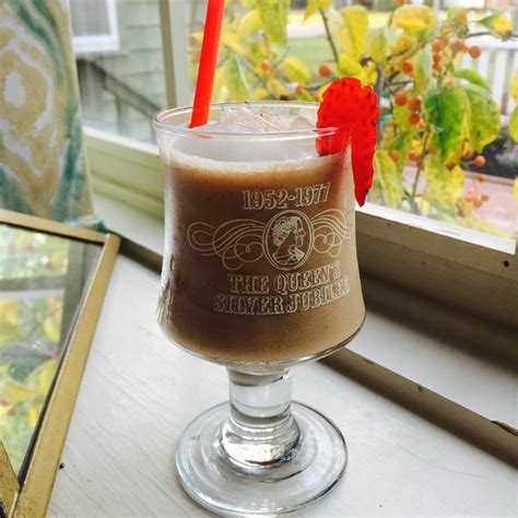 Okay so i'm looking for drinks or cocktails that meet the following criteria: Keto cocktail- Chocolate Covered Whiskey - the creamy, delicious, low carb booze juice : ketorecipes
