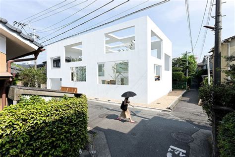 Ultra Modern House In Japan Unique Multi Window House