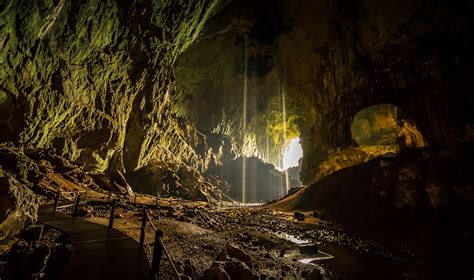 Sarawak chamber is the largest known cave chamber in the world by area and the second largest by volume after the miao room in china. Caves in Southeast Asia: Explore these breathtaking ...