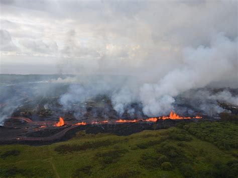 Hawaiis Kīlauea Volcano Wakes Up With Quake Eruption The Daily Space