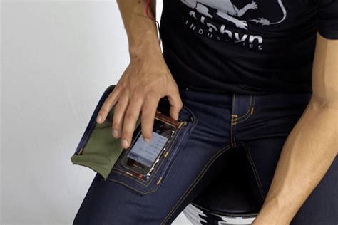 Wearcom Jeans Let You Use Your Smartphone In Your Pocket