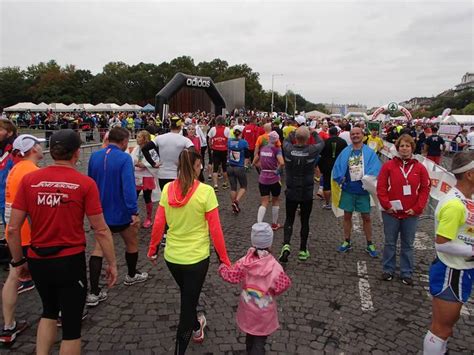 A magyar népköztársaság idején ezen a téren tartották a legnagyobb kommunista állampárti tömegrendezvényeket. 30. SPAR Budapest Marathon 2015