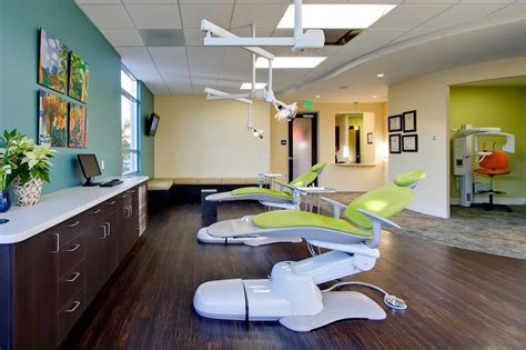 Modern And Stylist Interior Designs Ideas For Small Dental Clinic