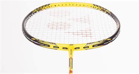 In practical usage, yonex voltric z force 2 can handle up to 35 string pounds. VOLTRIC Z-FORCE II LIN DAN (VÀNG)