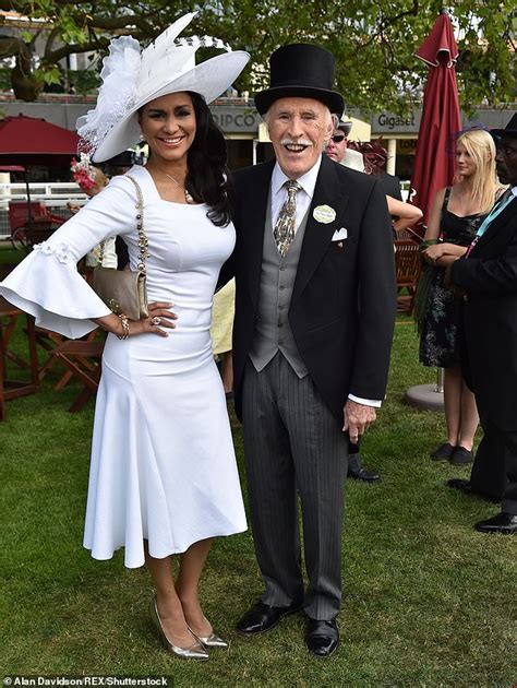 Sir Bruce Forsyths Wife Lady Wilnelia Merced Inherits £5m Left In Bank Daily Mail Online