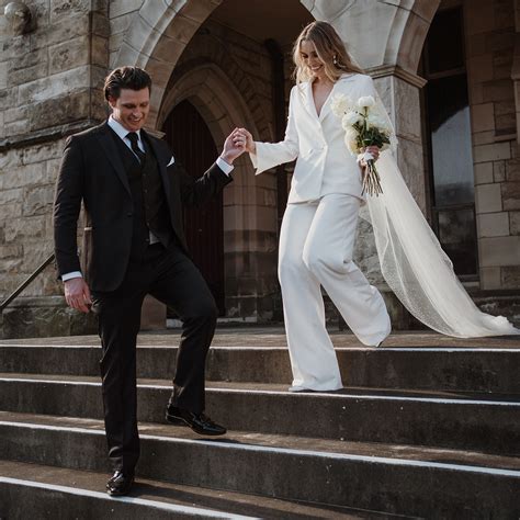 21 Chic Wedding Suits For Women Who Want To Rock A Bridal Suit