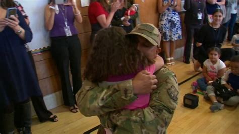 military dad surprises 1st grade daughter at baldwin long island new york school abc13 houston