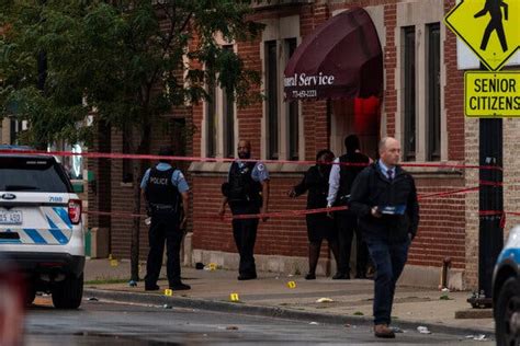 Chicago Shooting 14 People Shot Near Funeral Home The New York Times
