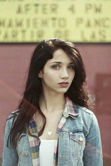 Pin By Demi Styles On Emily Rudd Emily Rudd Female Character