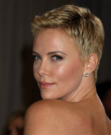 Charlize Theron Super Short Pixie Cut For Pale Blonde Hair 34626 Hot