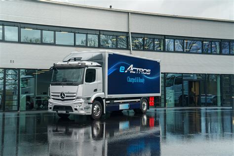 Daimler Truck eröffnet Own Retail Nutzfahrzeugzentrum News