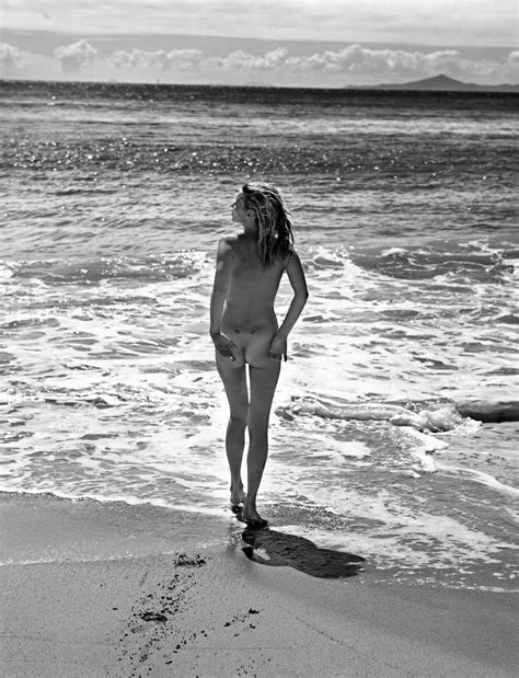 Kate Moss Nude Bush And Tits — Full Frontal Nudity
