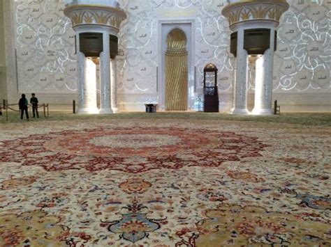 The Largest Hand Made Carpet Picture Of Sheikh Zayed Mosque Abu