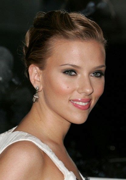Scarlett Johansson Classic Bun Diy Beauty Secrets Scarlett Johansson