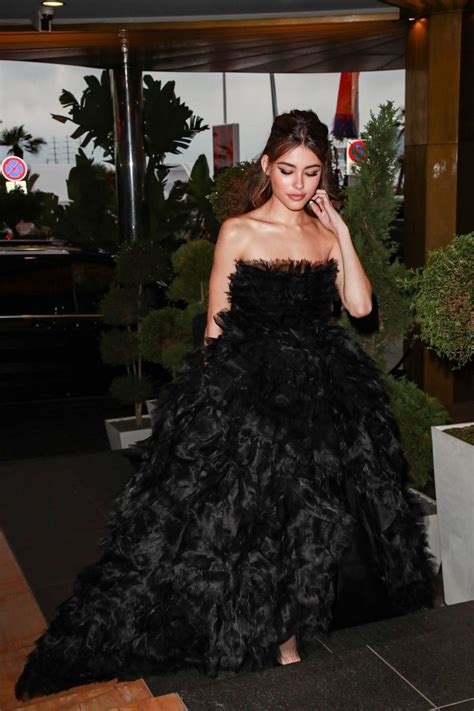 Pin By 𝑲𝒓𝒚𝒔𝒕𝒂𝒍🦋 On Madison Beer Ball Gowns Formal Dresses Gowns