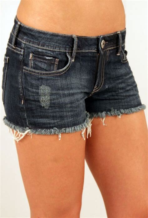 diy make daisy dukes out of old jeans jeans diy diy shorts fashion