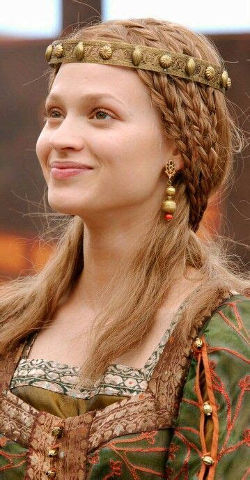 Grab a front section of your hair to create a rope braid by using a rat's tail comb to section it out. Beautiful Viking Hairstyle. Lena, Ring of the Nibelungs ...