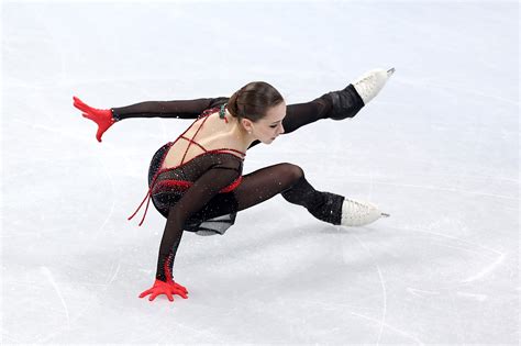 Kamila Valieva Russian Figure Skater Falls And Finishes Fourth At Mobile Legends