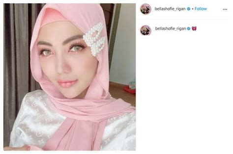 Turban Bulu Hingga Bando Mutiara 5 Gaya Hijab Unik Ala Bella Shofie