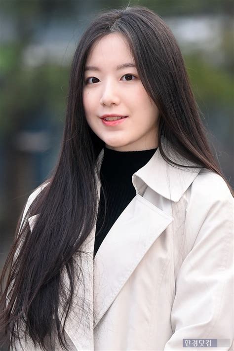 Yoo su hwa (유수화) birthday: 포토 여자아이들 슈화 마냥 바라보게 만드는 청순함 | 한경닷컴