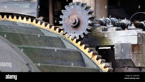 Gristmill Gears Hi Res Stock Photography And Images Alamy