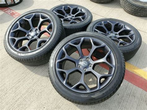 20 Chrysler 300 Rwd Charcoal Oem Wheels And Tires 02539