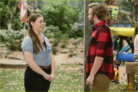 Lou Falls For A Lumberjack On Tonights Bunkd Photo 949661 Photo Gallery Just Jared Jr