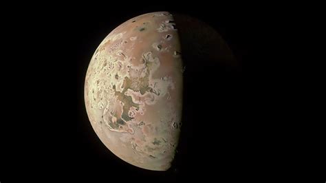 Nasas Juno To Get Close Look At Jupiters Volcanic Moon Io On Dec 30
