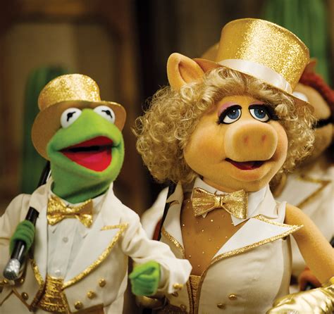 Kermit And Miss Piggy In Muppets Most Wanted1 Talkdisney