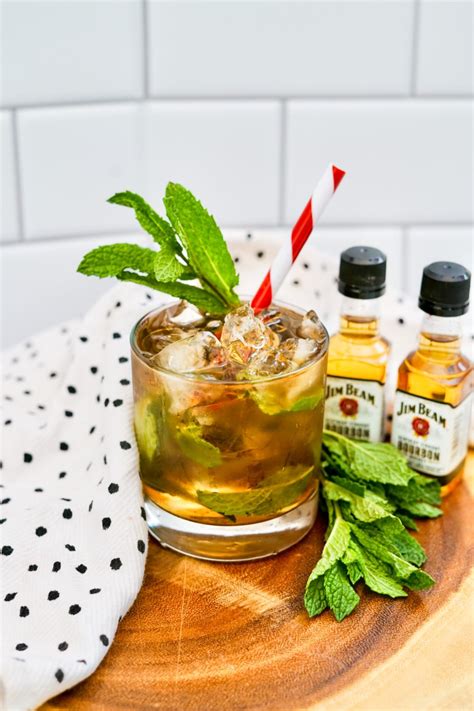 How To Make A Mint Julep A Drink Fit For A Southern Gentleman Or Lady