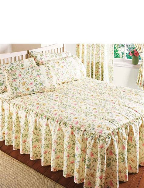 Cottage Garden Quilted Bedspread Chums