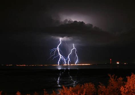 10 Amazing Photos Of Lightning During Southends Thunderstorms Your