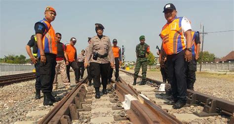 Pastikan Keamanan Perjalanan Jalur Kereta Api Dicek Rutin