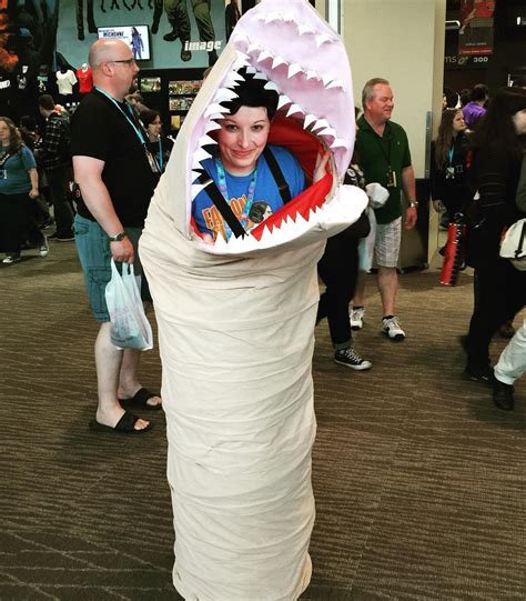 Think of yourself in samarkand as a venetian or genoese merchant, organising a shipment of spices and silk to europe. Awesome! Sandworm from DUNE@emeraldcitycomicon #ECCC #ECCC2016 #DUNE by chllnw_ | Dune ...