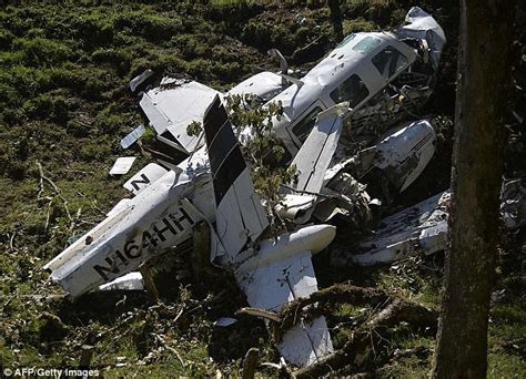 Tom Cruise And Director Being Blamed For Fatal Plane Crash Daily Mail