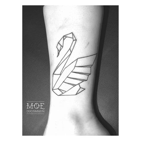 Origami modular mandala is a 16 unit modular origami. tumblr_nt4h7pYnk31ski9tyo1_1280.jpg (1024×1024) | Swan tattoo, Tattoos, Beautiful back tattoos