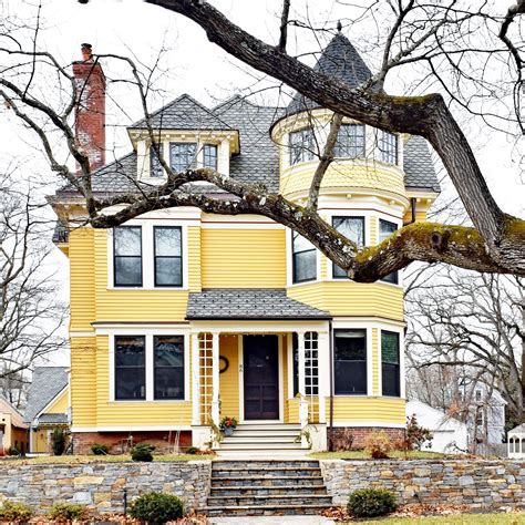 Gorgeous Yellow Victorian In New Haven Ct Victorian Homes Exterior